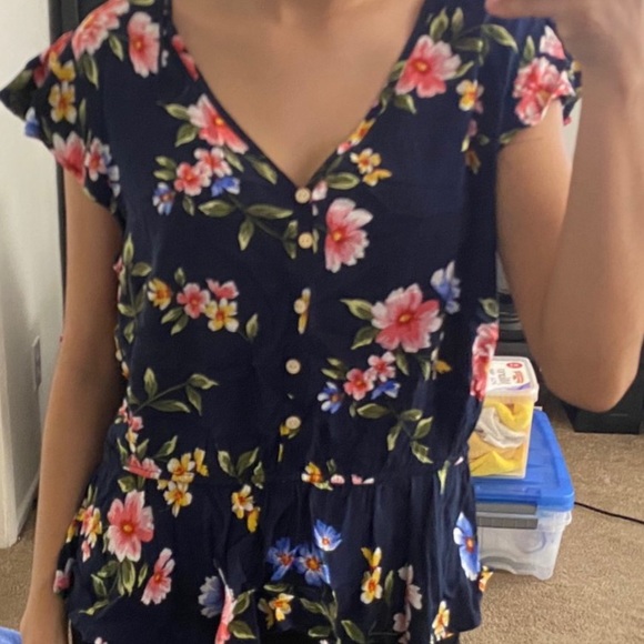 blouse - Picture 2 of 3